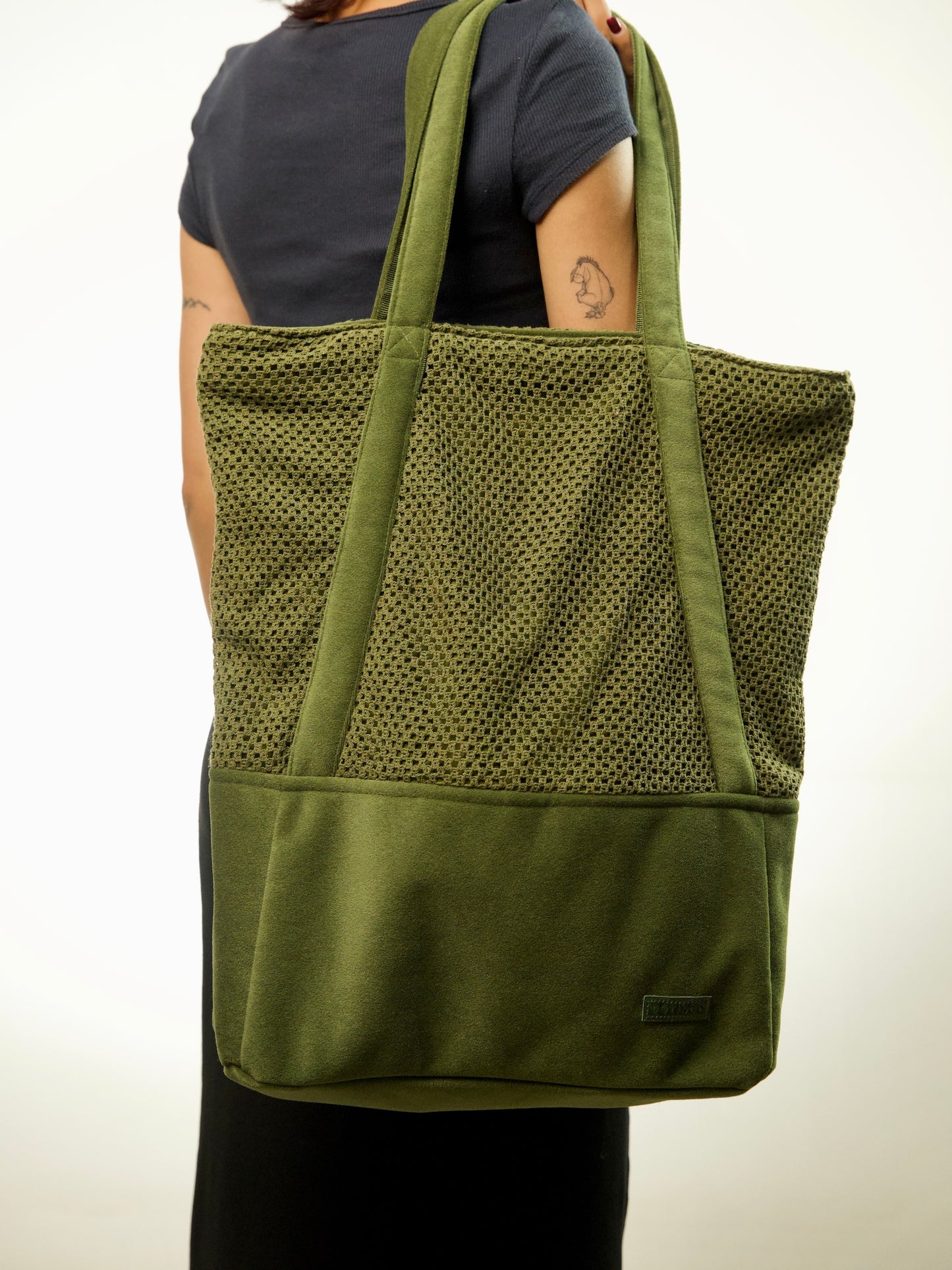 Olive Mesh & Suede-Texture Oversized Tote