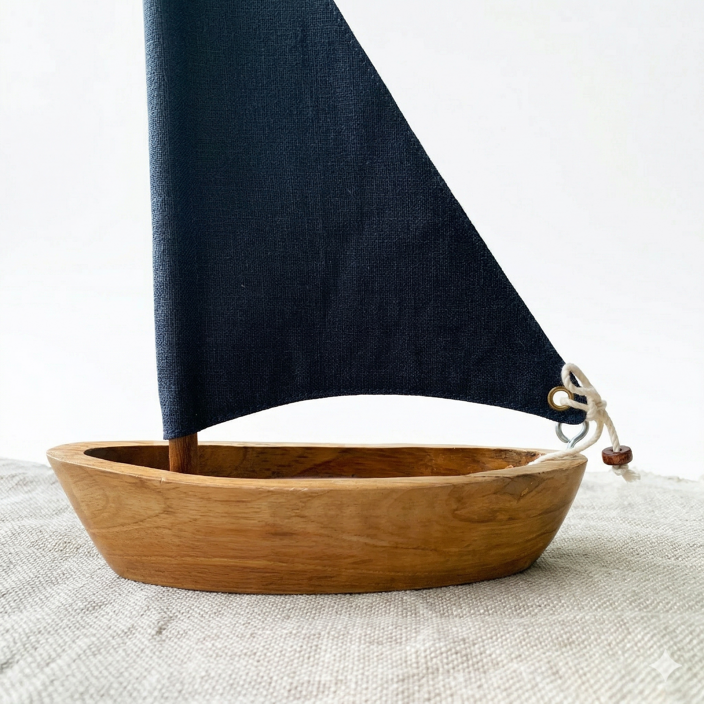 Feng Shui sailing boat (linen blue)