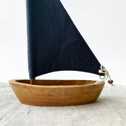 Feng Shui sailing boat (linen blue)